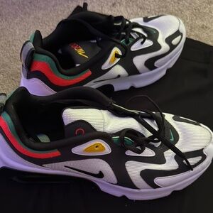 Nike Black and White Sneakers with Dynamic Design